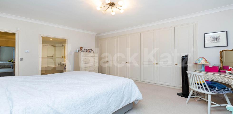 			NEW INSTRUCTION!, 3 Bedroom, 2 bath, 1 reception Apartment			 Hendon Lane, FINCHLEY